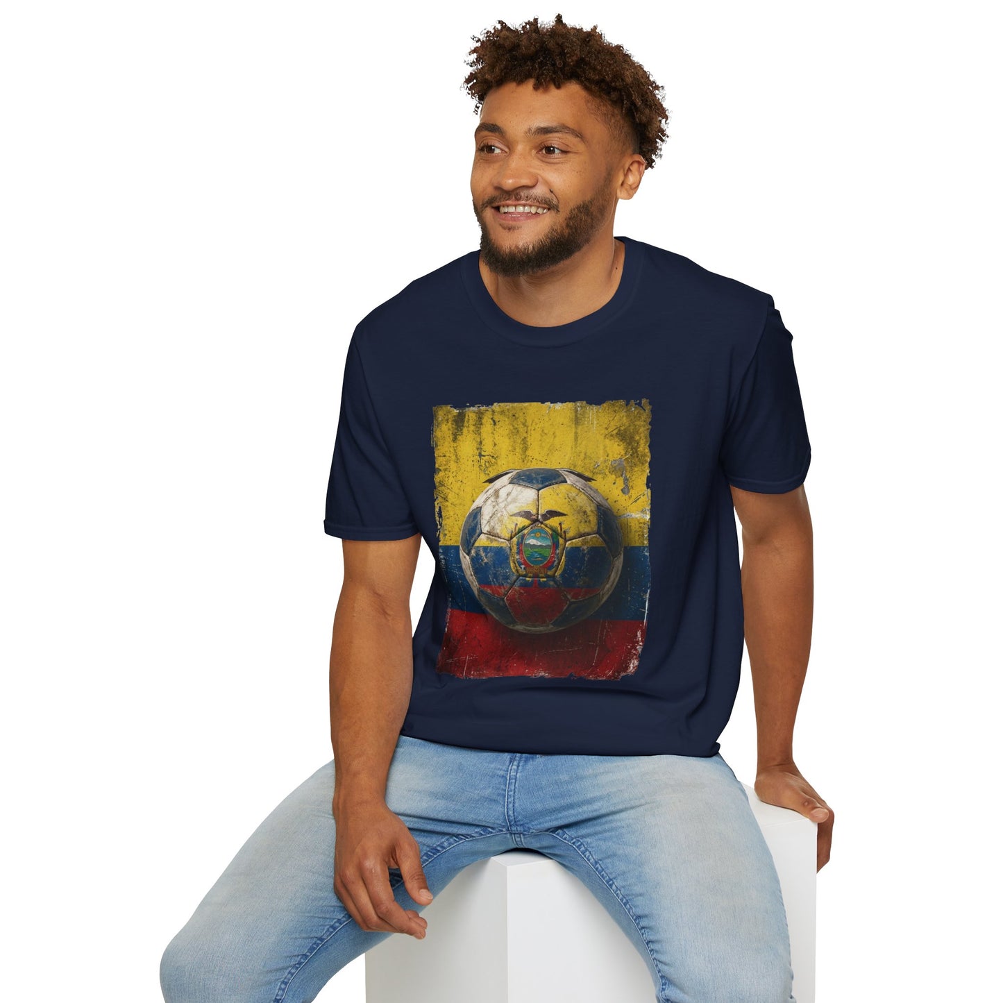 Ecuador Football Coat of Arms Grunge T-Shirt Vintage La Tri Soccer Tee