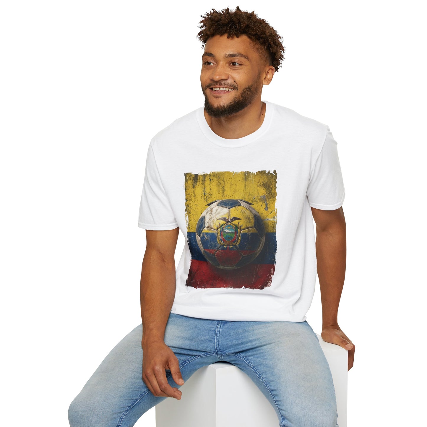 Ecuador Football Coat of Arms Grunge T-Shirt Vintage La Tri Soccer Tee